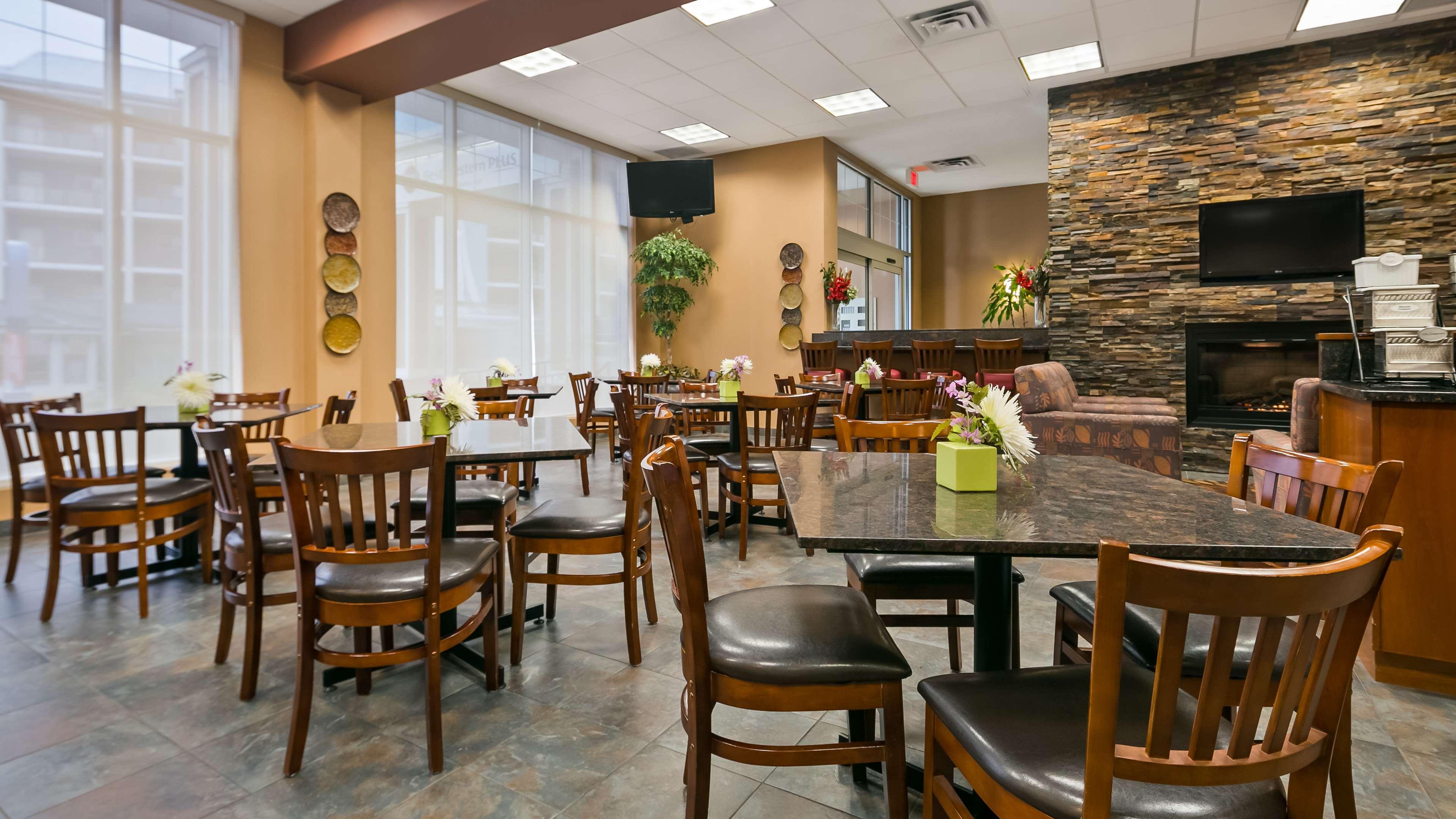 Best Western Plus Chateau Inn Sylvan Lake Bagian luar foto