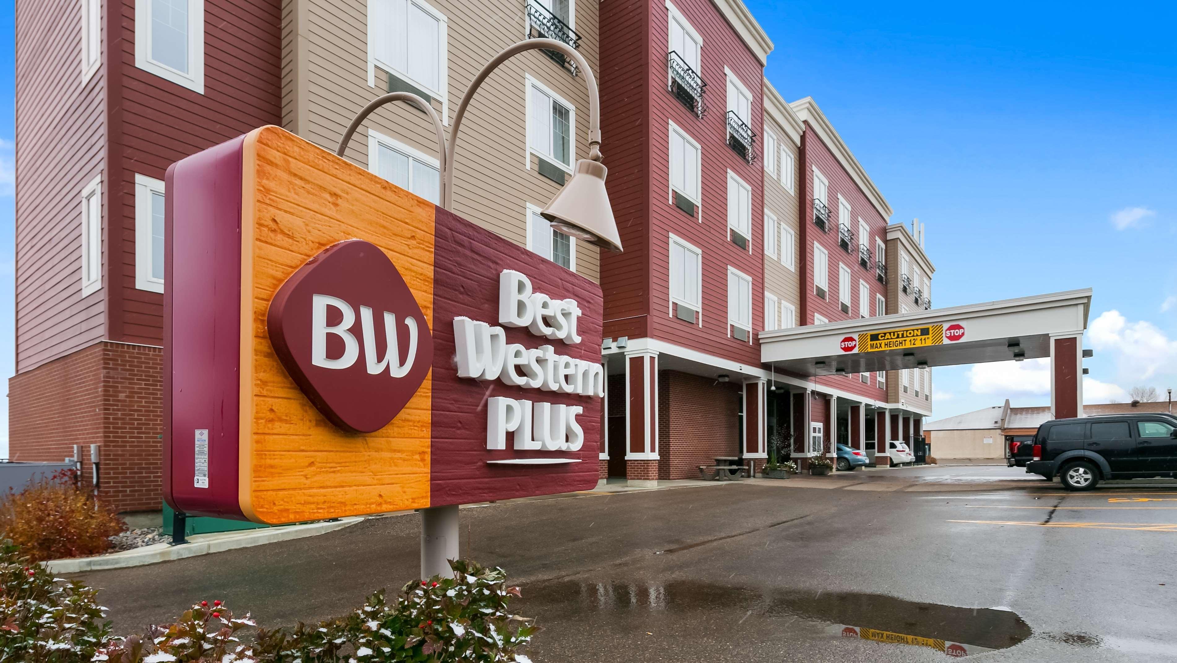 Best Western Plus Chateau Inn Sylvan Lake Bagian luar foto