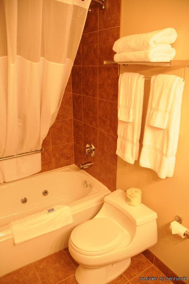 Best Western Plus Chateau Inn Sylvan Lake Bagian luar foto