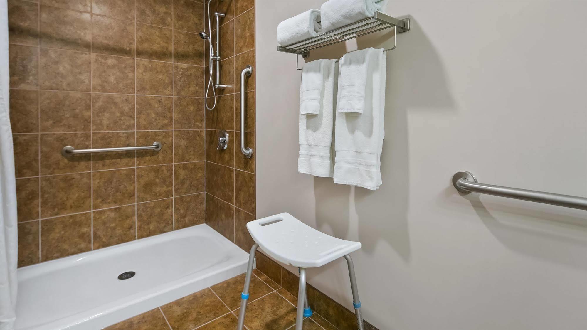 Best Western Plus Chateau Inn Sylvan Lake Bagian luar foto